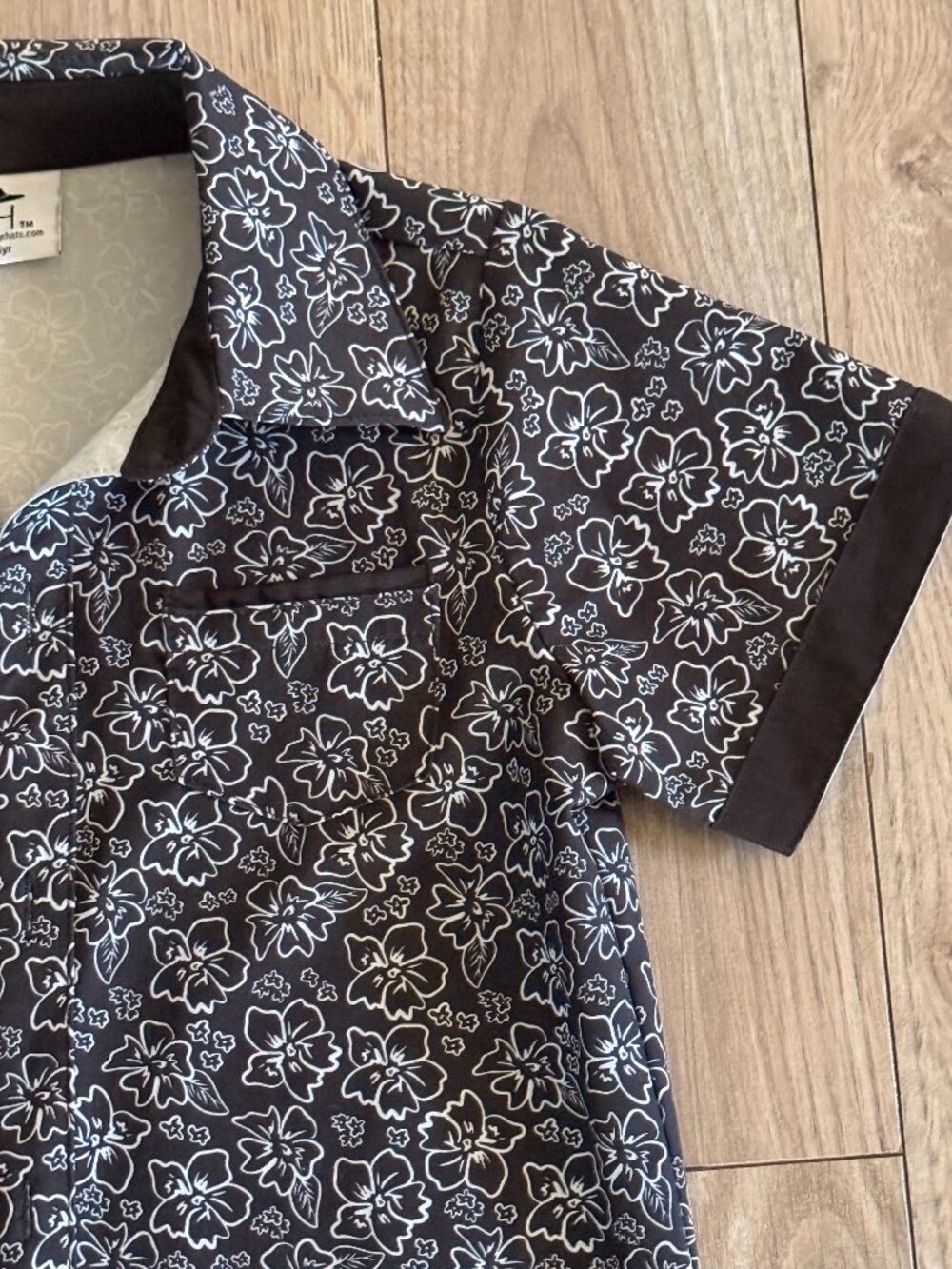 Collared button down shirt - Picture 2 of 5